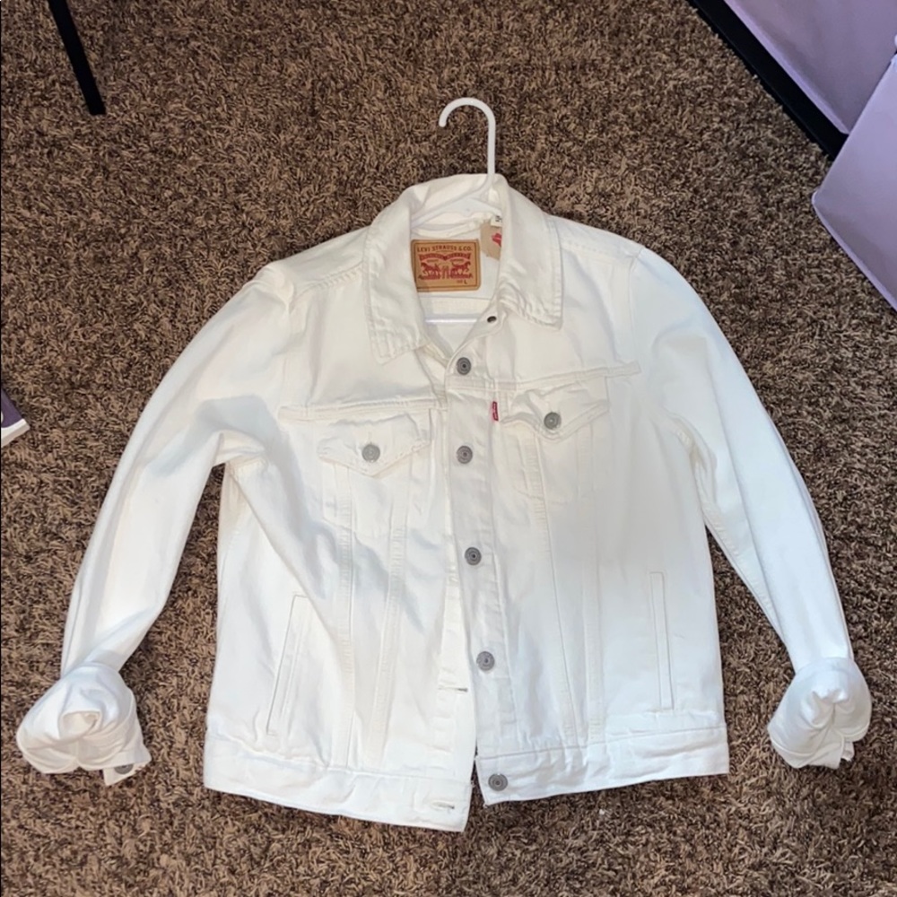 White Denim Levi’s Jacket